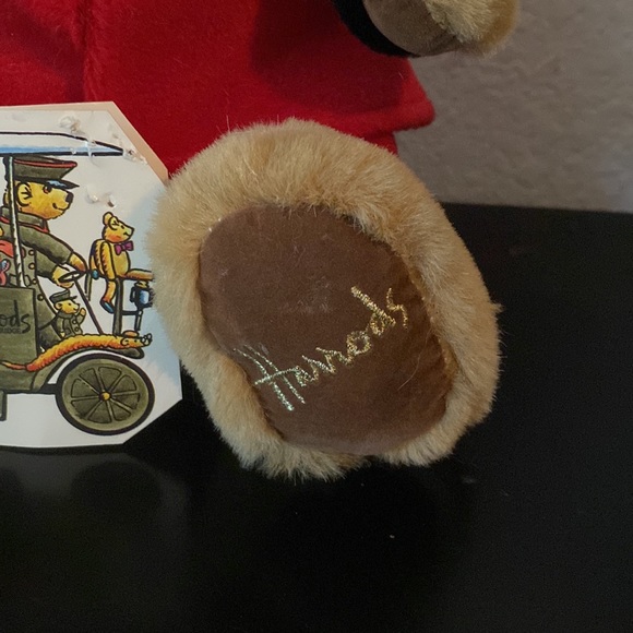 Harrods 10” Vintage Royal Guardsman Plush Bear with original tag in red uniform. - Picture 3 of 12
